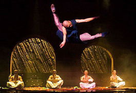 2006文藝創(chuàng)作巡禮 夢想與現(xiàn)實的交響